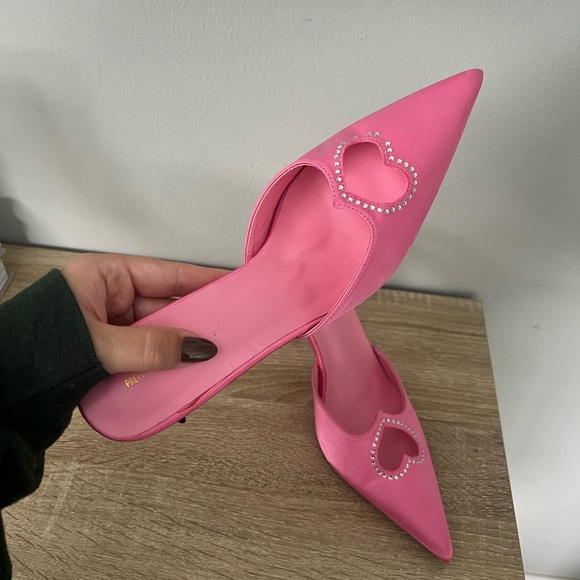 Pink Heart heels - Picture 5 of 9
